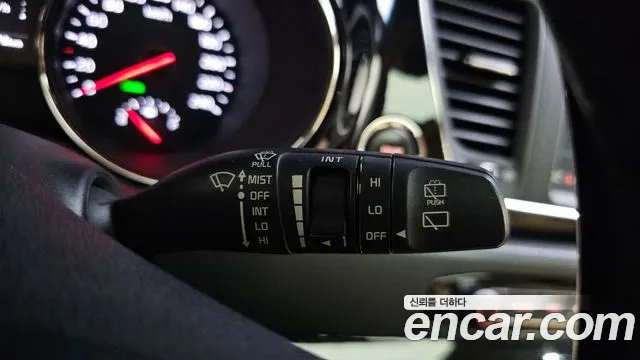 Kia Carnival 2017 thumb 2