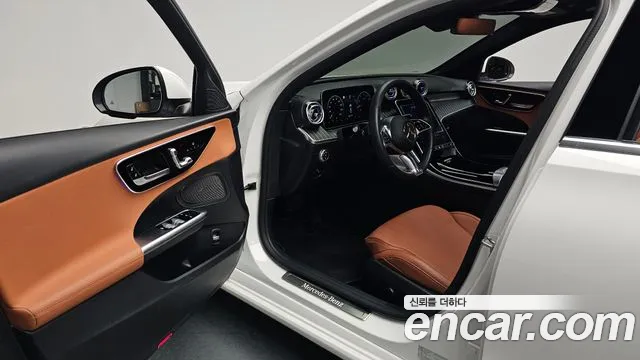 Mercedes-Benz C-Class 2023 thumb 2