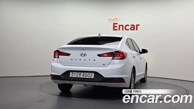Hyundai Elantra 2019 thumb 4