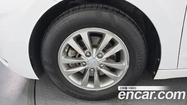 Hyundai Elantra 2019 thumb 5