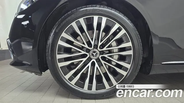 Mercedes-Benz S-Class 2021 thumb 3