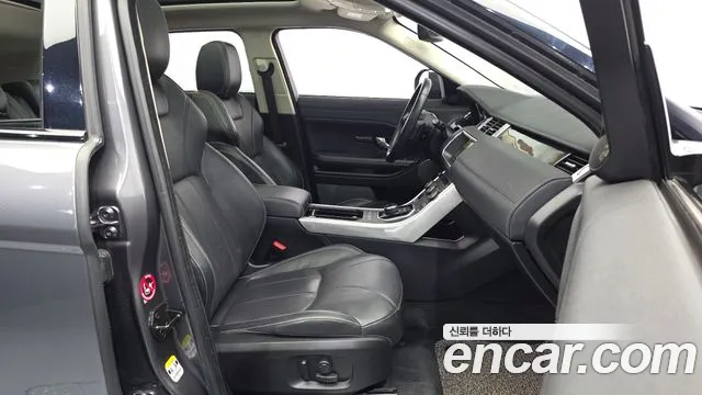 Land Rover Range Rover Evoque 2018 thumb 3