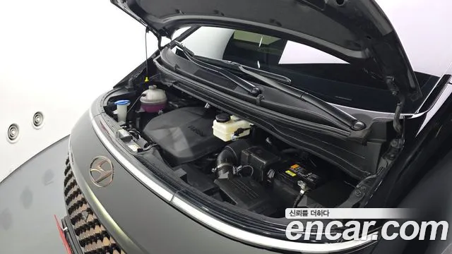Hyundai Staria 2025 thumb 9