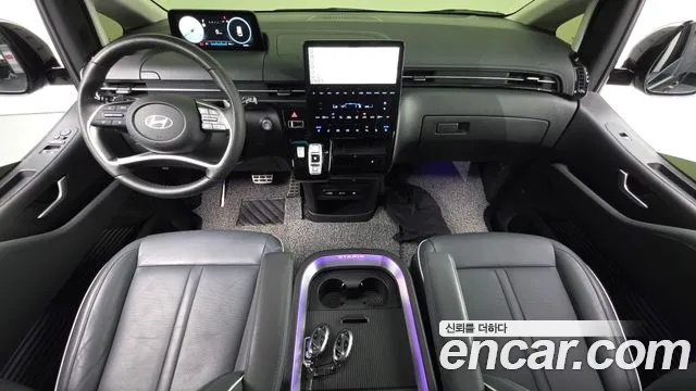 Hyundai Staria 2025 thumb 8