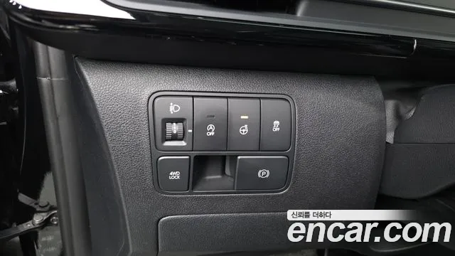 Hyundai Staria 2025 thumb 3