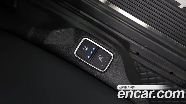 Hyundai Staria 2025 thumb 4