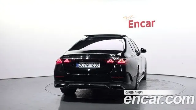 Mercedes-Benz E-Class 2025 thumb 11