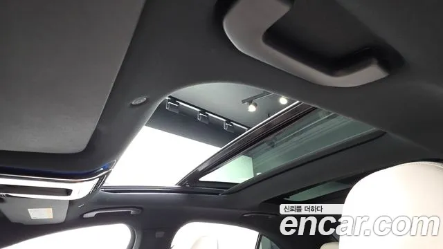 Mercedes-Benz E-Class 2025 thumb 4