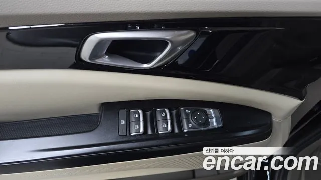 Kia Carnival 2021 thumb 2