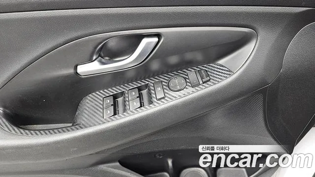 Hyundai i30 2016 thumb 12