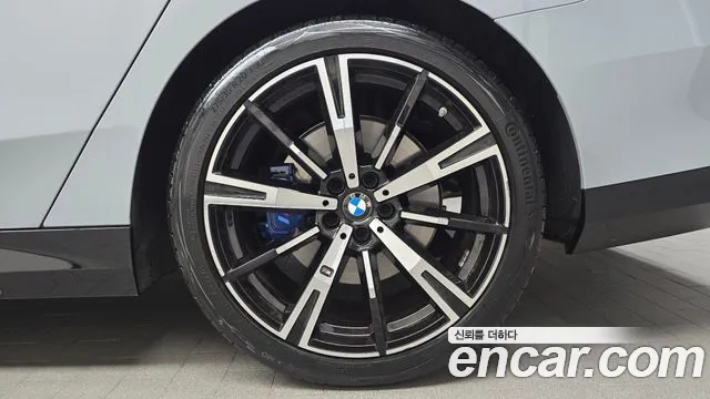 BMW 5 серии 2025 thumb 11
