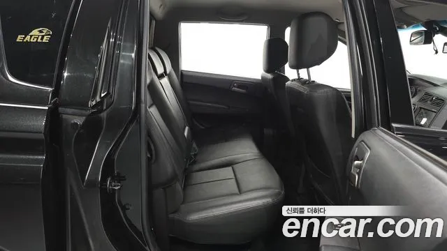 KGM Korando 2015 thumb 10