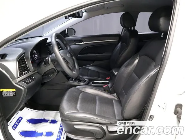 Hyundai Avante 2017 thumb 10