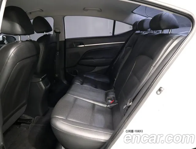 Hyundai Avante 2017 thumb 7