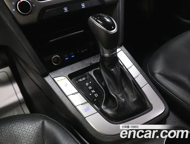 Hyundai Avante 2017 thumb 8