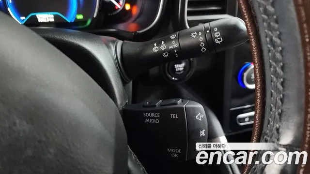Renault QM6 2017 thumb 12