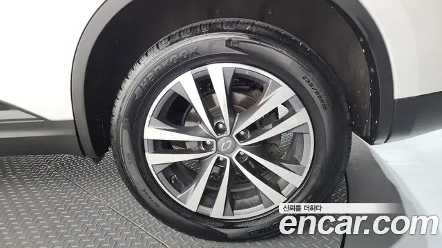 Renault QM6 2017 thumb 10