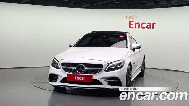 Mercedes-Benz C-Class 2019 thumb 12