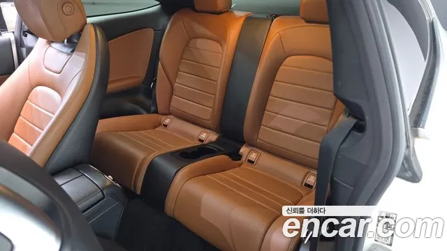 Mercedes-Benz C-Class 2019 thumb 11
