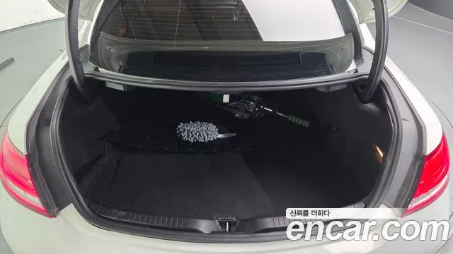 Mercedes-Benz C-Class 2019 thumb 4
