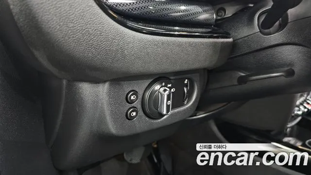Mini Cooper Clubman 2020 thumb 8