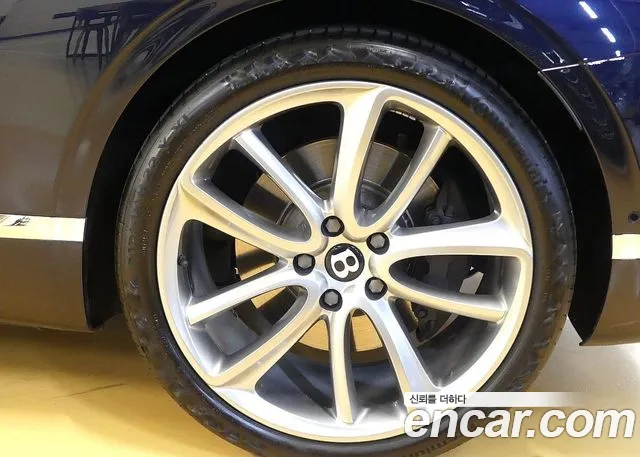 Bentley Continental 2022 thumb 12
