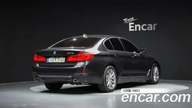 BMW 5 серии 2020 thumb 2