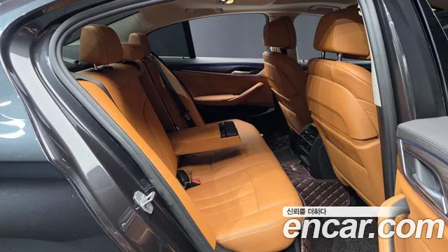 BMW 5 серии 2020 thumb 12
