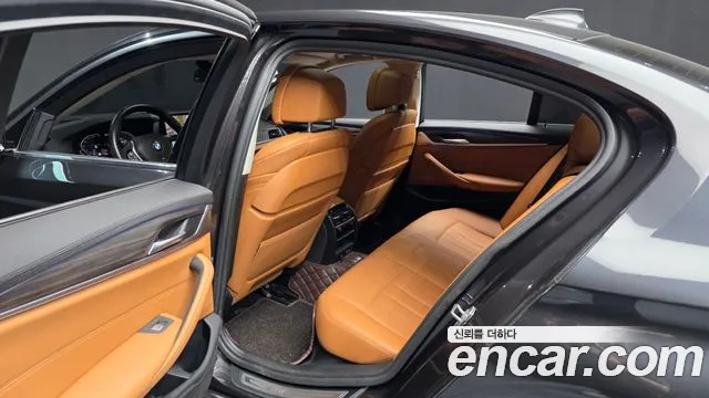 BMW 5 серии 2020 thumb 3