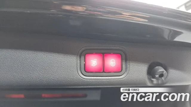 Mercedes-Benz E-Class 2019 thumb 11
