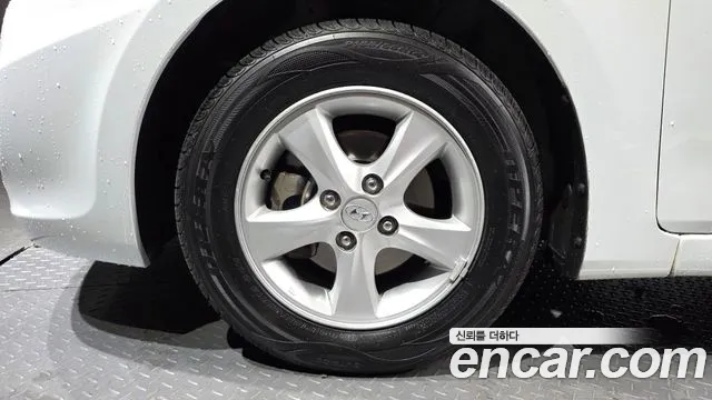 Hyundai Accent 2012 thumb 12