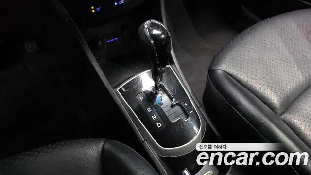 Hyundai Accent 2012 thumb 8