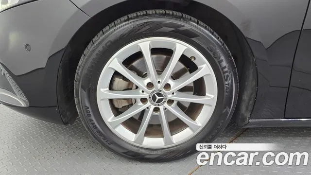 Mercedes-Benz A-Class 2020 thumb 10