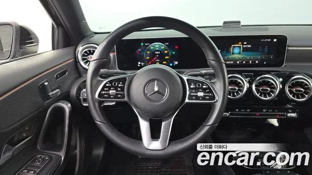 Mercedes-Benz A-Class 2020 thumb 3