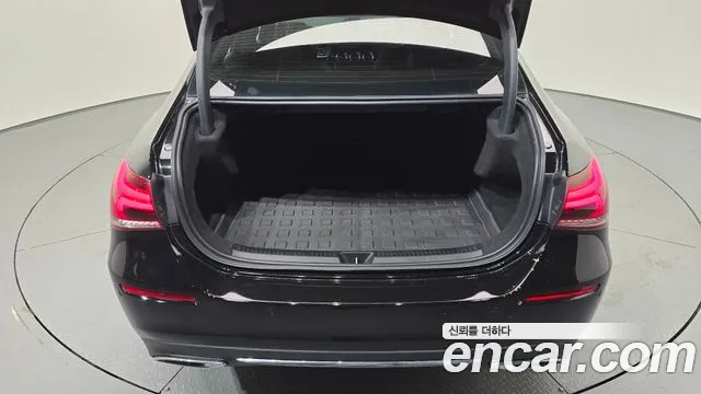 Mercedes-Benz A-Class 2020 thumb 2