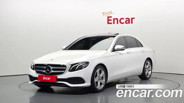 Mercedes-Benz E-Class 2018 thumb 10