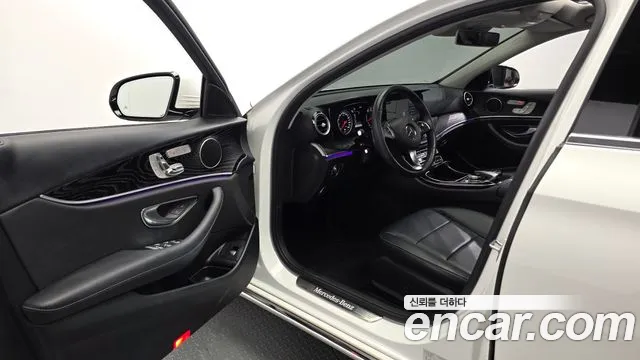 Mercedes-Benz E-Class 2018 thumb 8