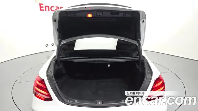 Mercedes-Benz E-Class 2018 thumb 3