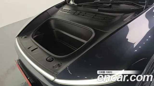 Tesla Model Y 2025 thumb 6