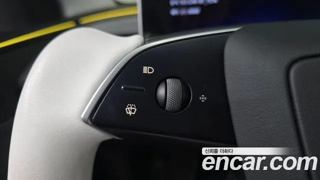 Tesla Model Y 2025 thumb 10