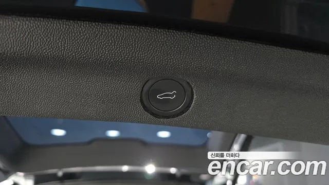 Tesla Model Y 2025 thumb 11
