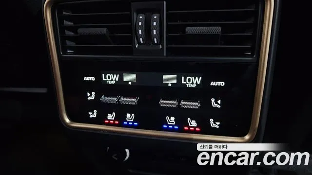 Porsche Cayenne 2024 thumb 11