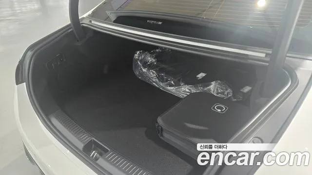 Mercedes-Benz E-Class 2026 thumb 7