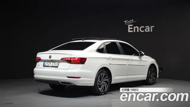 Volkswagen Jetta 2021 thumb 5