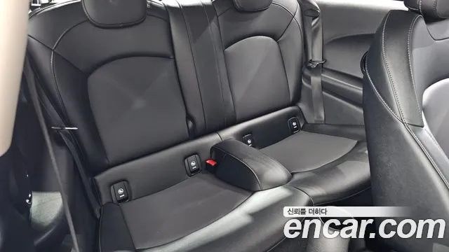 Mini Cooper 2018 thumb 6