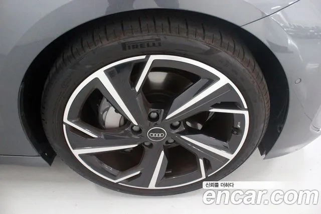 Audi A6 e-tron 2025 thumb 2