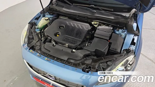 Volvo V40 2015 thumb 2