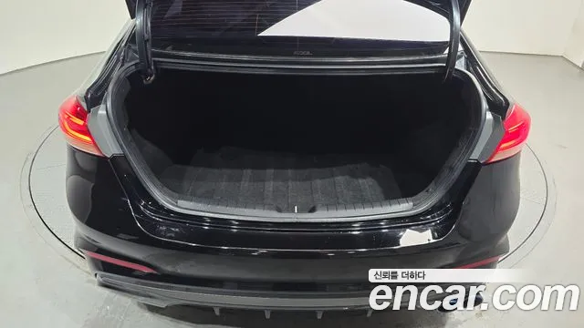 Hyundai Avante 2017 thumb 10