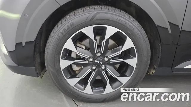 Kia Carnival 2023 thumb 9
