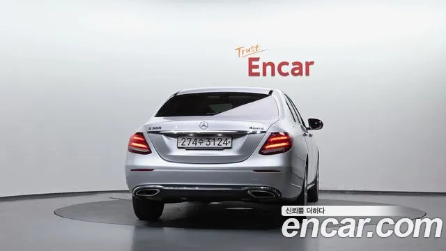 Mercedes-Benz E-Class 2017 thumb 3